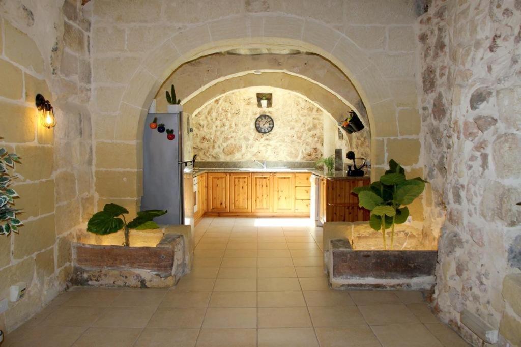 400 Year Old Converted Farmhouse With Private Pool Villa Xagħra Buitenkant foto