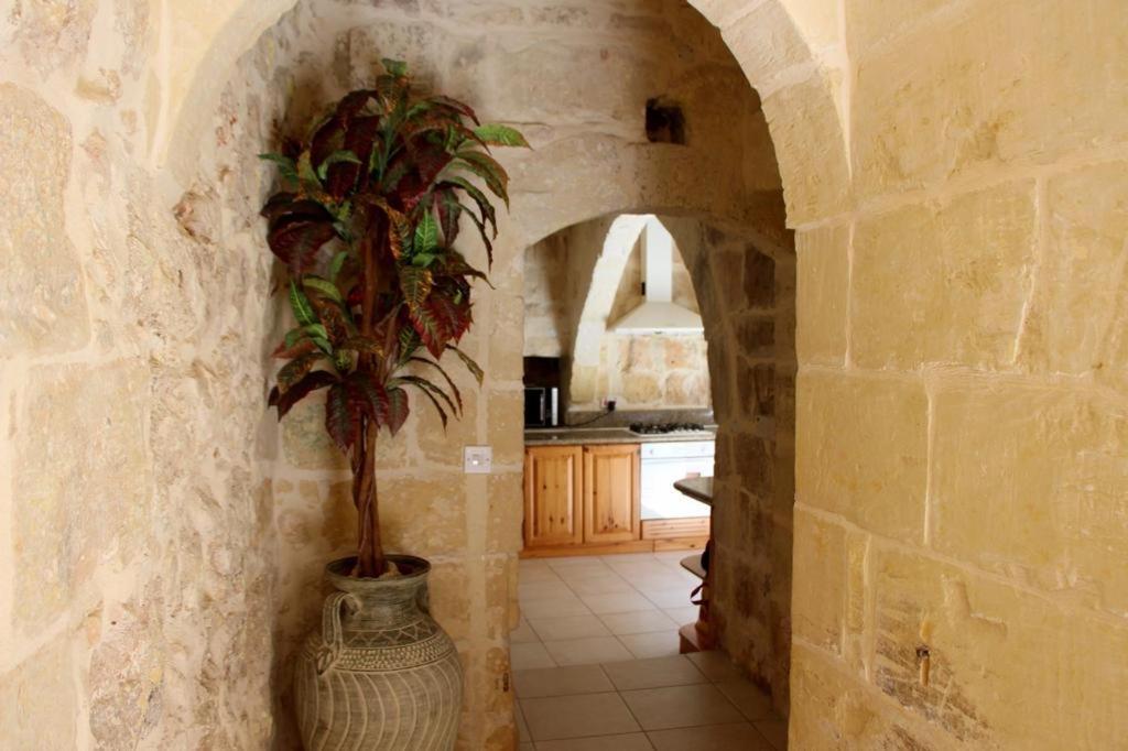 400 Year Old Converted Farmhouse With Private Pool Villa Xagħra Buitenkant foto