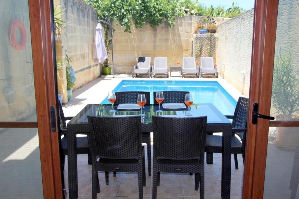 400 Year Old Converted Farmhouse With Private Pool Villa Xagħra Buitenkant foto